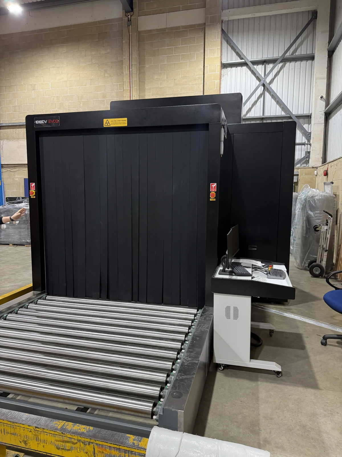 HS 1818 DV cargo X-ray installed and certified by RedteQ at a Heathrow-area air cargo facility